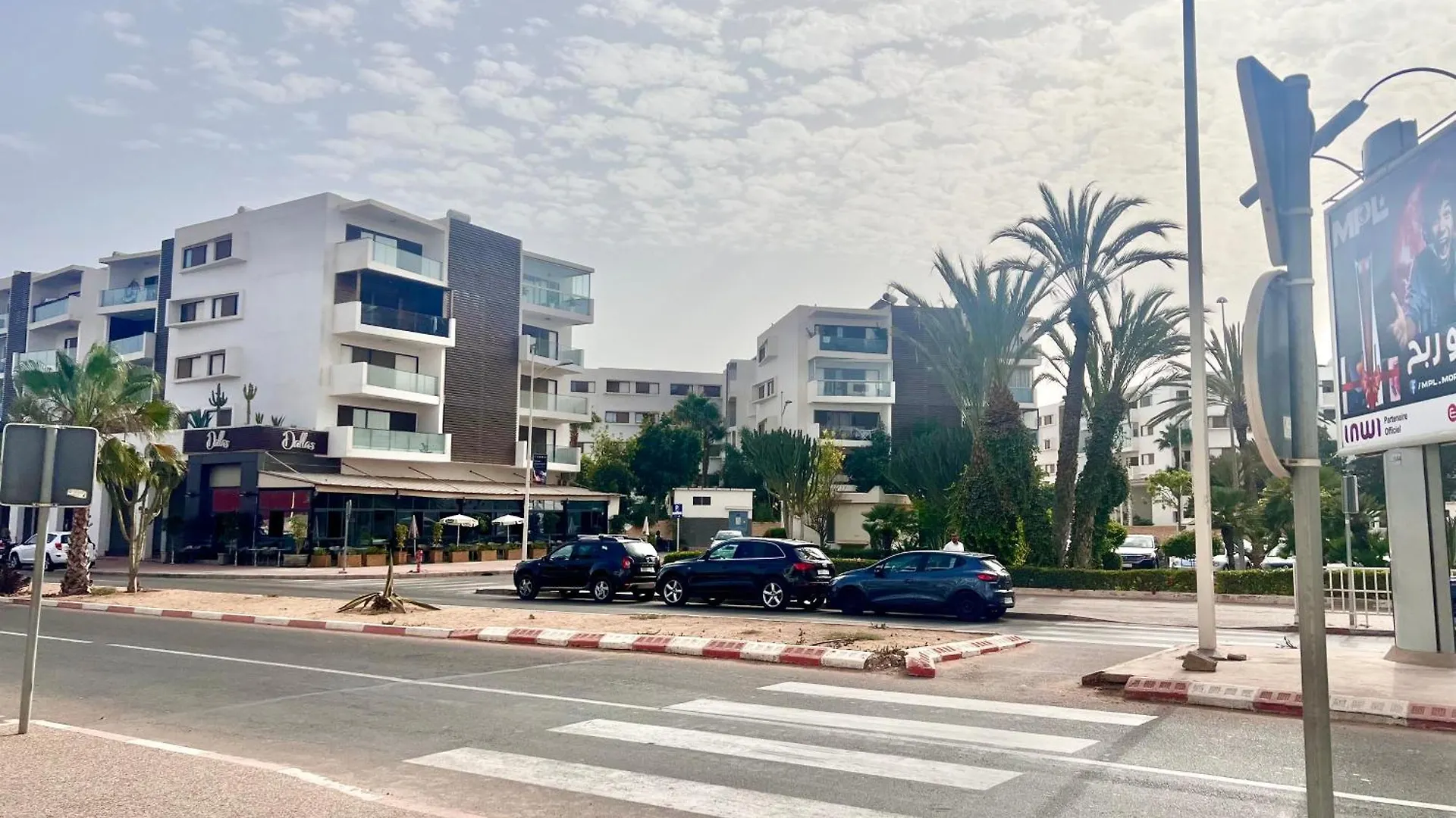 Apartment Central Panoramic View In Agadir Bay, Big Terrace, Pools, Wifi, Parking